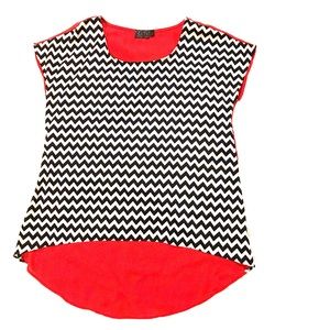 Navy & Red Hi-Low Top! Perfect for July 4th💥